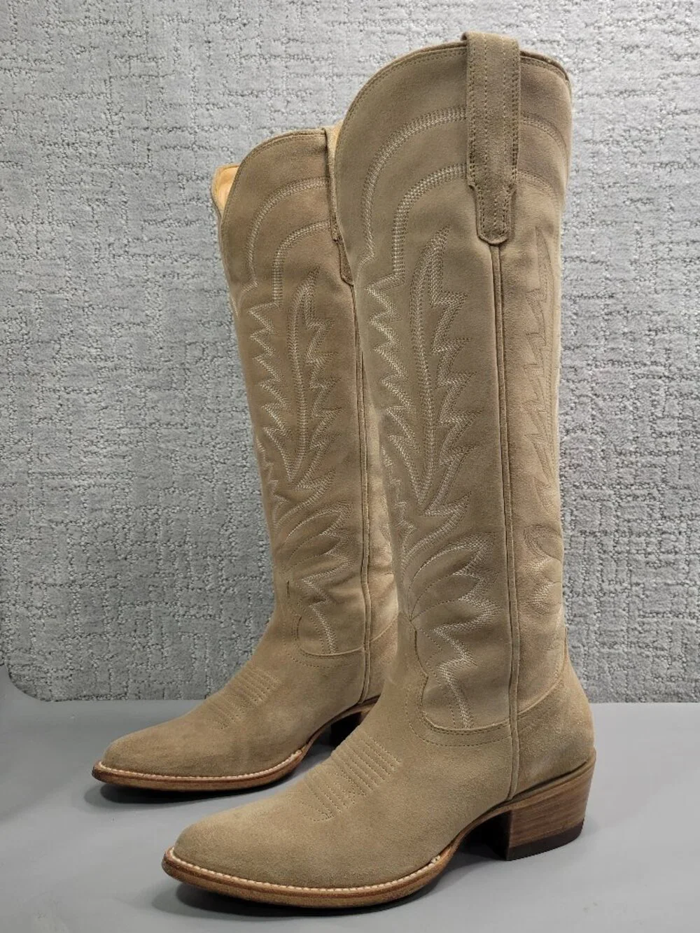 Tecovas The Abby Women's Size US 6.5BW Driftwood Suede Cowgirl Boots.